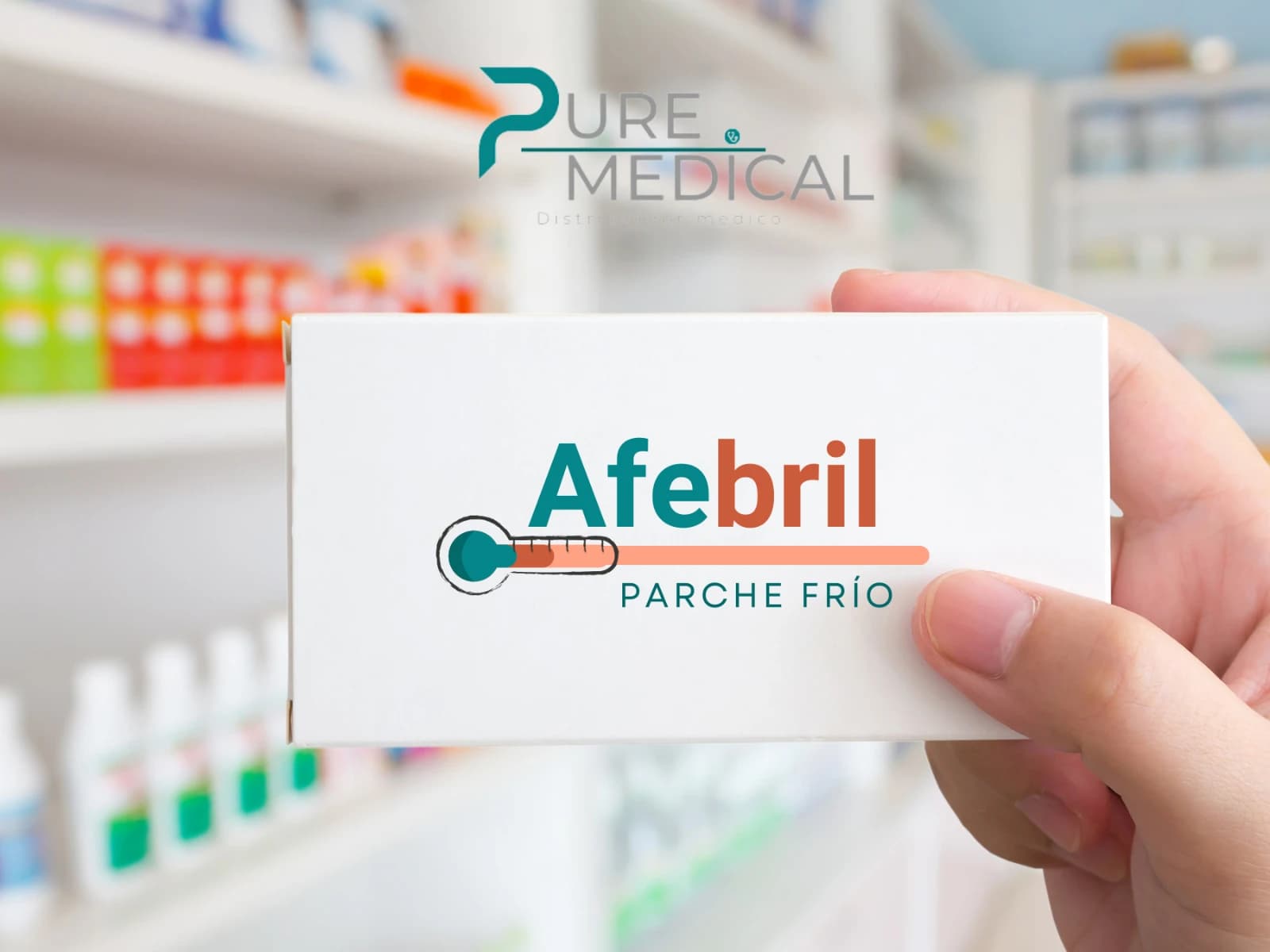 Presentación comercial de Afebril Parche Frío en un entorno de farmacia